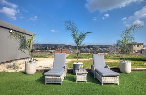 Meron Casa | אחוזה בהרים