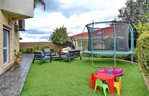 Safed Casa | בקצה היער