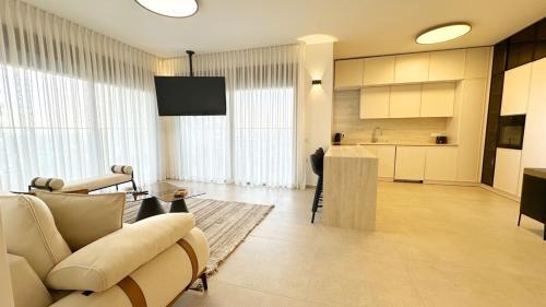 Hadera Apartamento | דירת פאר מול חוף הים