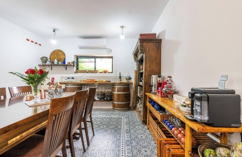 Hadera Apartamento | חדר משותף בחדרה על שביל ישראל 5 דקות הליכה לחוף הים 5 גן עדן נסתר שווה לבקר בו
