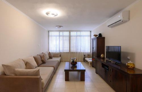 Tiberias Apartamento | חלום בכנרת- דירה נעימה עם 3 חדרי שינה בטבריה