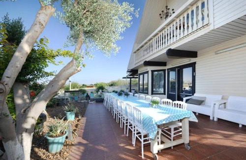 Yavne'el Cama Y Desayuno | לוז כנרת של רשת לב הגולן - וילה ו-4 צימרים מושלמים עם בריכה משותפת ליד הכנרת