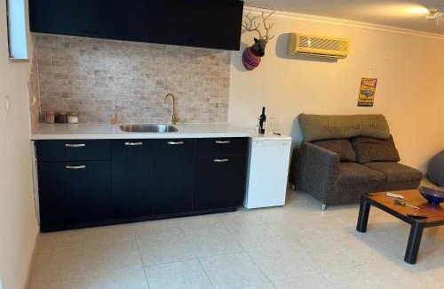 Yanuv Cabina | סוויטה במושב פסטורלי רומנטי ושקט