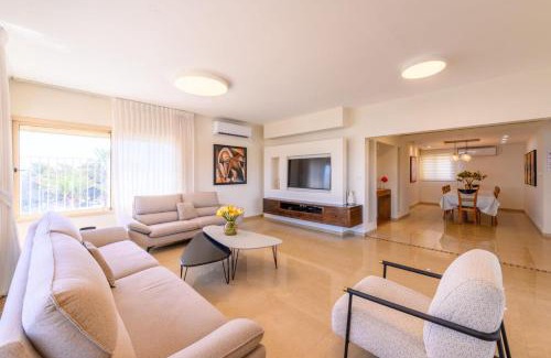 Tiberias Casa | פנטהאוז השומר