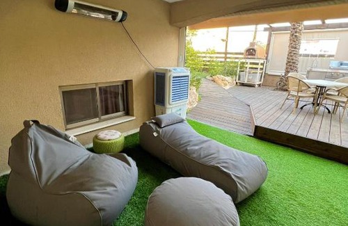 Hadera Cabina | צימר מתחם בילוי