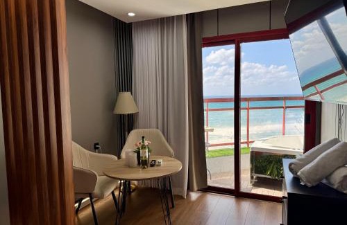 Netanya Apartamento | קו המים-אמבט ספא במרפסת על הים, בית קפה בלובי Waterline studio sea view Spa tub on the balcony