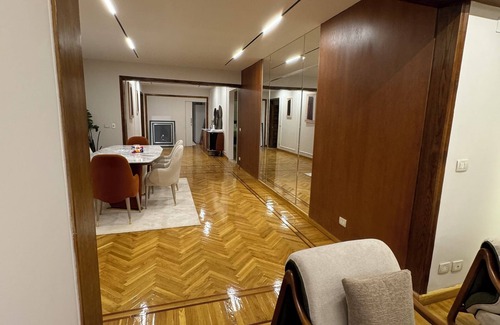Oula Apartamento | إستمتع بالاقامه في هذا المكان الهادئ والأنيق مع واي فاي ومكيف هواء ومساحات واسعة