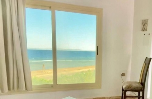 Sinai Peninsula Chalet De Esquí | استمتع بالاقامة في شقة علي البحر مباشرة في دهب