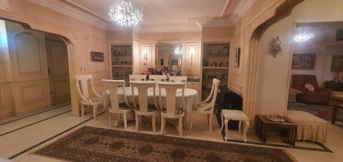 Heliopolis Apartamento | الكوربة بجوار قصر الرئاسة- VIP Presidential Area