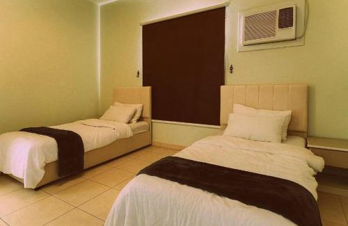 Taif Apartamento | الوسام شقة كبيرة 4 غرف نوم وصالة وشرفة-بلكونة- Large apartment with 4 bedrooms, a living room and a balcony