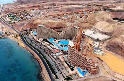 Ras Sudar Chalet De Esquí | بورتو السخنه - كاريبين اكوا بارك اطفال وكبار مجانآ عائلات فقط
