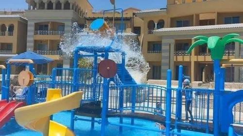 Ras Sudar Chalet De Esquí | بورتو السخنه - كاريبين اكوا بارك اطفال وكبار مجانآ عائلات فقط