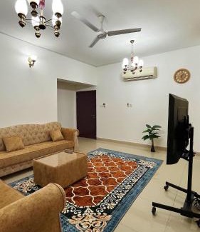 Al Ghubrah Ash Shamaliyyah Apartamento | درة الغبرة للشقق المفروشة