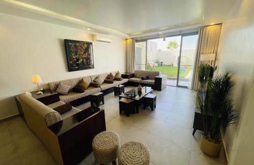 Riyadh Chalet De Esquí | شالية راقي بمسبح وجلسات خارجية