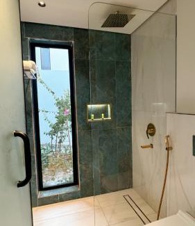 Al Kura Chalet De Esquí | شاليهات اكواخ كايا الفندقية