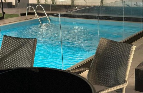 Al Kura Chalet De Esquí | شاليهات قولدين لاند