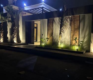 Al Kura Chalet De Esquí | شاليه الفيصل