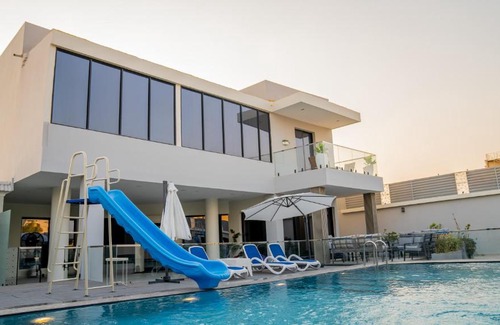 Dhahran Chalet De Esquí | شاليه القند منتجع أمواج