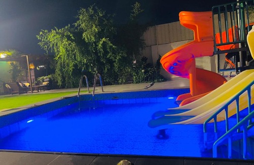 Al Kura Chalet De Esquí | شاليه ضفاف - Difaf Chalet - فخم وجديد وفاخر