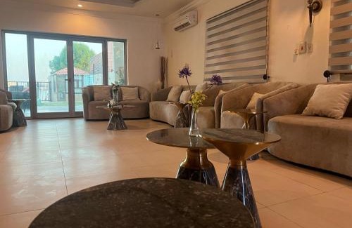 Dhahran Chalet De Esquí | شاليه موج البحري بمسبح وشاطئ خاص