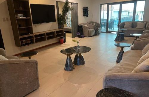 Dhahran Chalet De Esquí | شاليه موج البحري بمسبح وشاطئ خاص