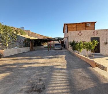 Mastaba Chalet De Esquí | شاليه نسمات الريف