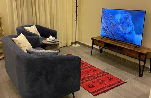 Shihar Apartamento | شقة أنيقة وصغيرة للعائلات من غرفتين نوم - وصول ذاتي