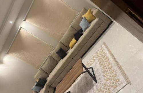 Hera Street Apartamento | شقة استوديو جديدة ونظيفة غرفة وصالة هادئة ومريحة بحي المروة 8دقايق من المطار
