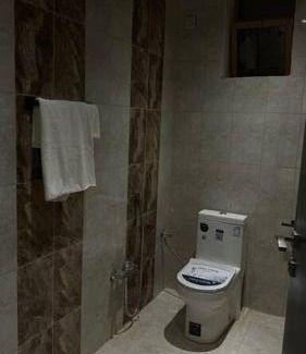 Buraydah Apartamento | شقة بصالة وغرفتين نوم مريحة