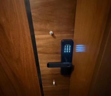 Al Faisaliyah Apartamento | شقة بغرفة نوم و صالة بمدخل برمز سري