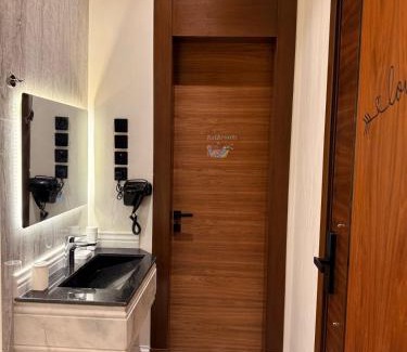 Al Faisaliyah Apartamento | شقة بغرفة نوم و صالة بمدخل برمز سري