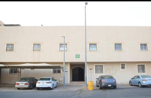 Ar Rass Apartamento | شقة جديدة بالرس مع وجود موقف مظلل للسيارة