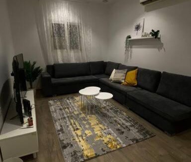Ar Rass Apartamento | شقة جديدة بالرس مع وجود موقف مظلل للسيارة