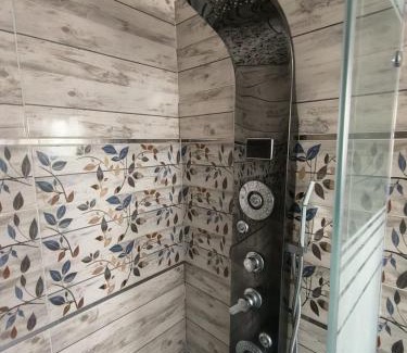 Agouza Apartamento | شقة جديدة رائعة باطلالة جانبية على النيل وبالقرب من جميع الاماكن الحيوية في القاهرة المهندسين