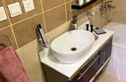 Riyadh Apartamento | شقة فخمة بغرفتين نوم Lovely 2-bedrooms rental unit