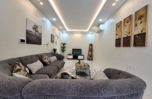 Abha Apartamento | شقة فخمة غرفتين وصالة متكاملة قرب لافاندا بارك