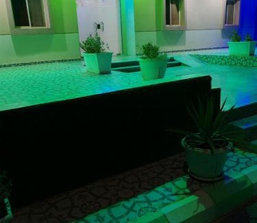 Ar Rayis Apartamento | شقة مريحة وهادئه غرفتين وصالة شخصين مع أطفال الرايس