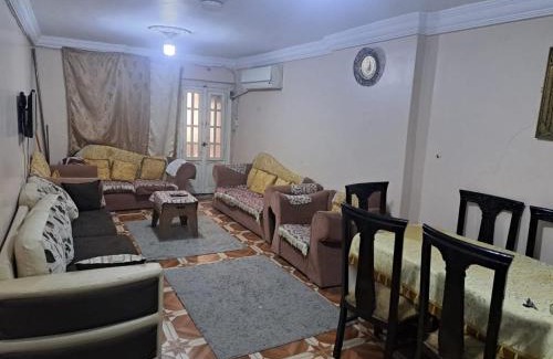 Tukh Apartamento | شقة مفروشة 5 سراير في كامب شيزار
