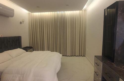 Az Zuhur Apartamento | شقة مفروشة