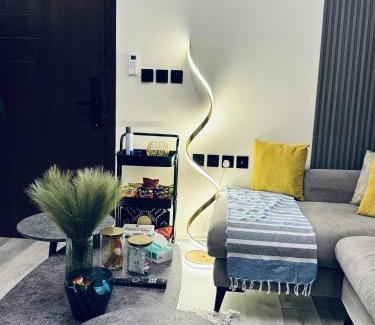 Hera Street Apartamento | شقة مودرن