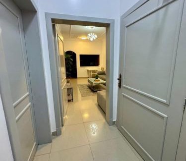 Al-Hofuf Apartamento | شقق عائلية ثلاث غرف وحمامين وصاله ونت مجاني