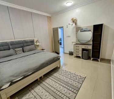 Al-Hofuf Apartamento | شقق عائلية ثلاث غرف وحمامين وصاله ونت مجاني