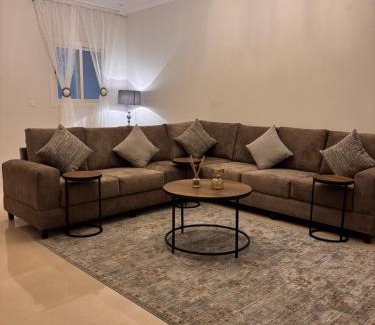Al Baha Apartamento | شقق فاخرة خلف فندق مدينة السحاب