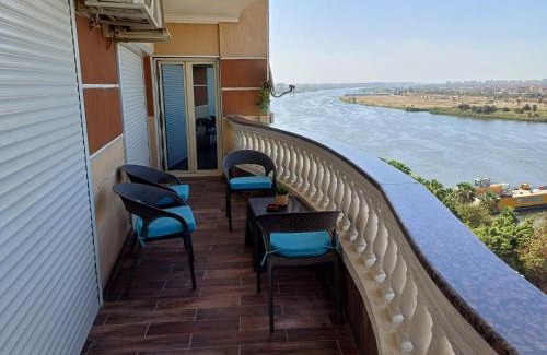 Maadi Apartamento | شقه فندقيه الترا مودرن صف اول كورنيش النيل , القاهره , بمنطقه المعادي , اطلاله مباشره للنيل والاهرامات ,الطابق التاسع ,Very luxury apartment firist row nile view and pyramids , maadi , cairo , ultra modern home ,all rooms and reception direct nile view