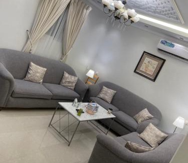 Al Malaz Apartamento | شقه4 بالكامل بغرفتين نوم وصاله