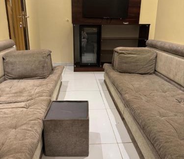 Jizan Apartamento | غرفة وصالة مجمع الزارب