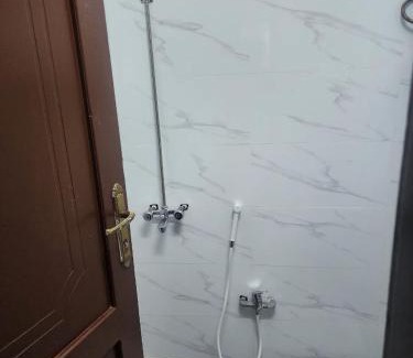 Tabuk Apartamento | غرفة وصاله العزام نزل