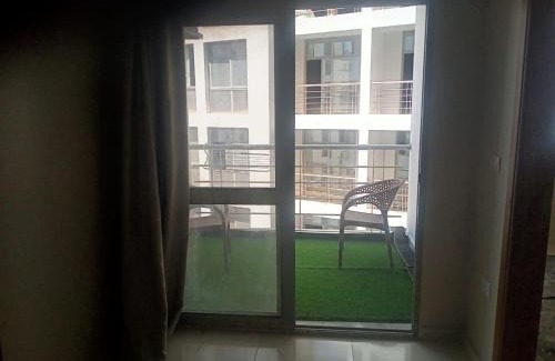 Al-Basatin Apartamento | كمبوند وان قطامية معمار المرشدي علي دائري المعادي برج 207 شقة 711 بالقرب من مطار القاهرة