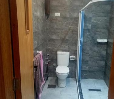 Al-Basatin Apartamento | كمبوند وان قطامية معمار المرشدي علي دائري المعادي برج 207 شقة 711 بالقرب من مطار القاهرة