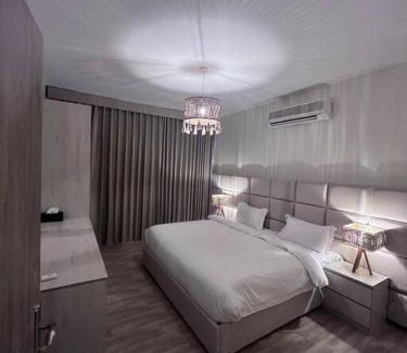 Al Kura Apartamento | منتجع وشاليه سيال السياحي